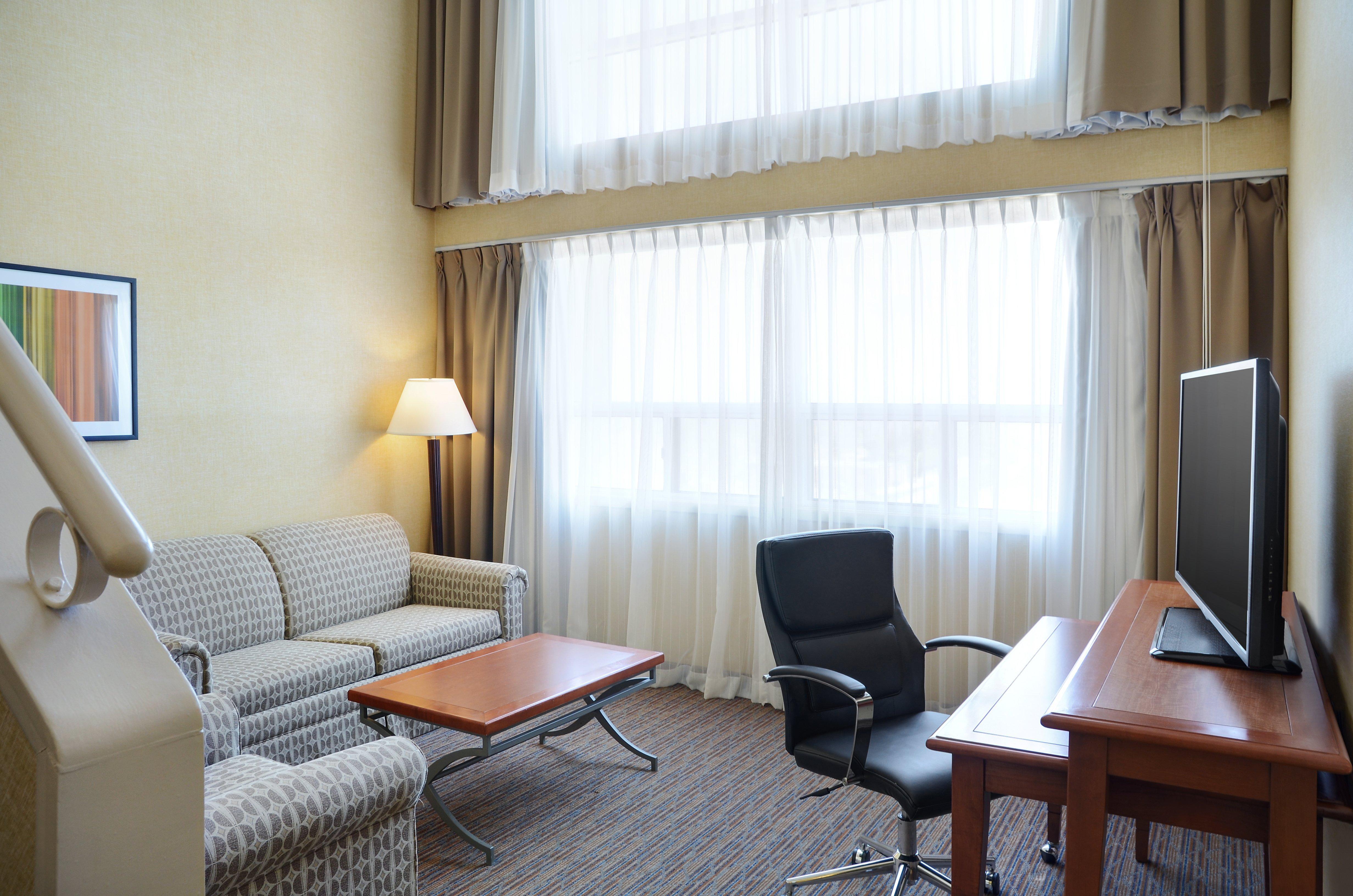 Holiday Inn Hotel & Suites London By Ihg Eksteriør billede