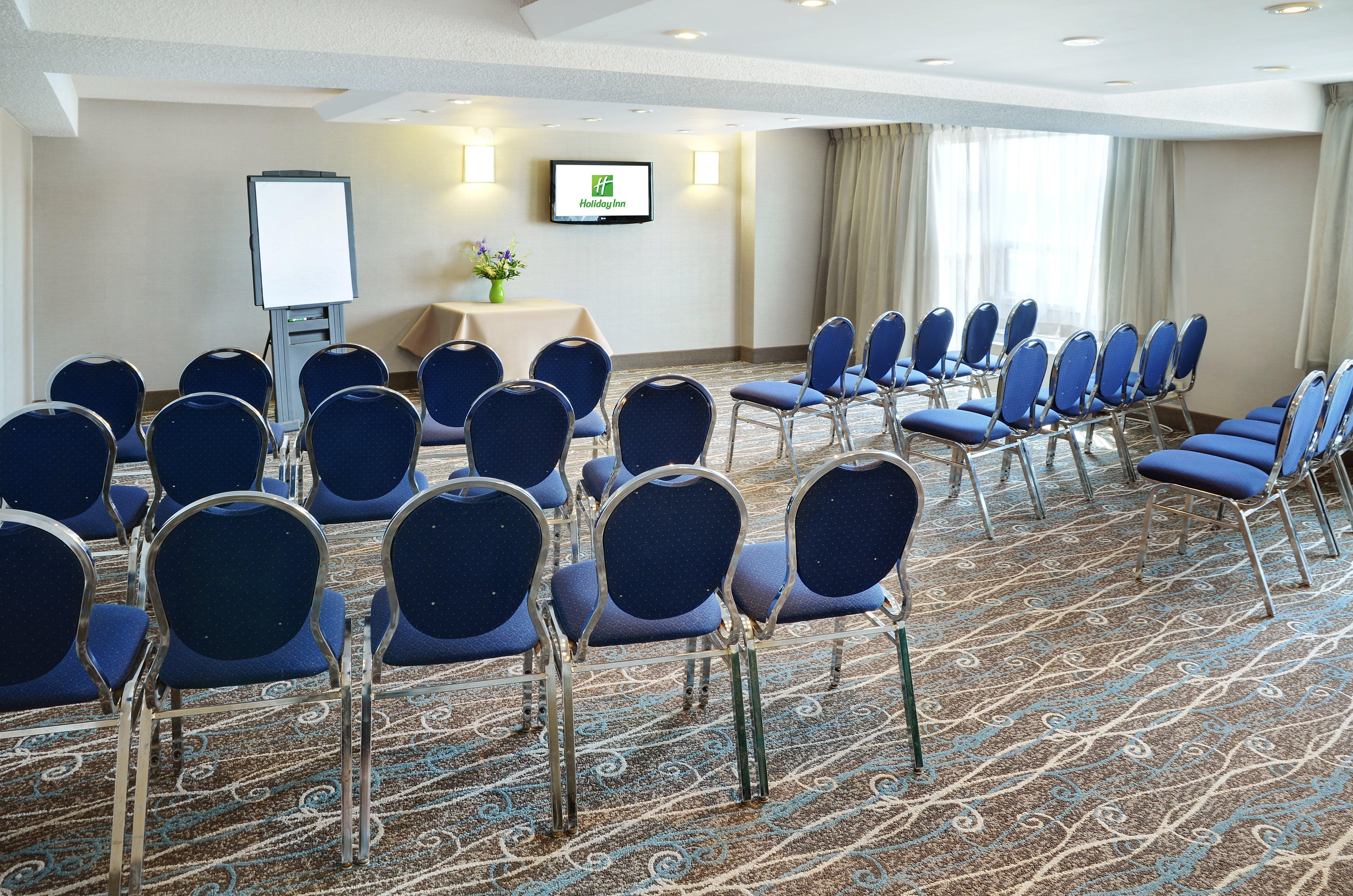 Holiday Inn Hotel & Suites London By Ihg Eksteriør billede