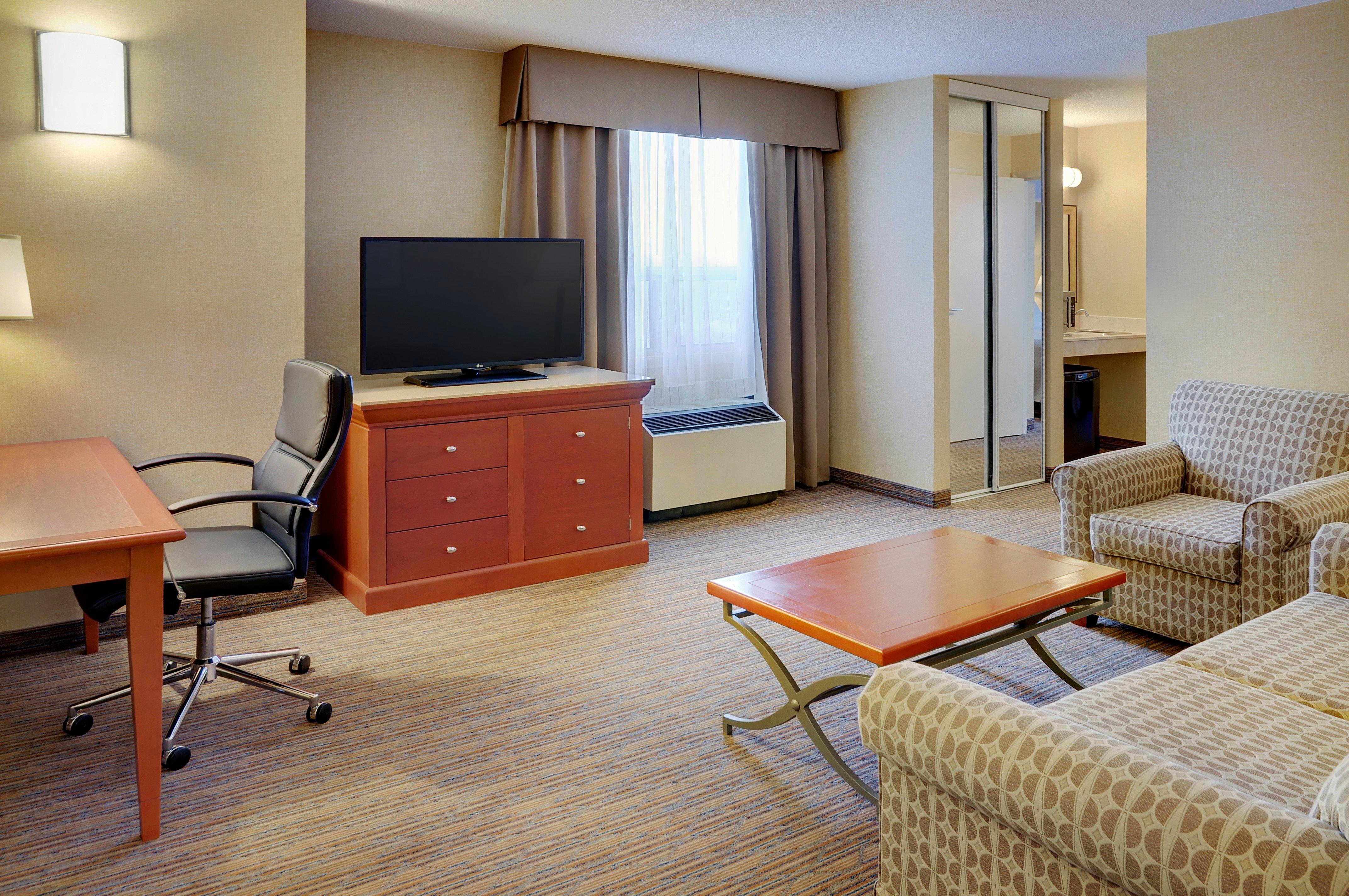 Holiday Inn Hotel & Suites London By Ihg Eksteriør billede