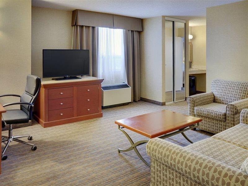 Holiday Inn Hotel & Suites London By Ihg Eksteriør billede
